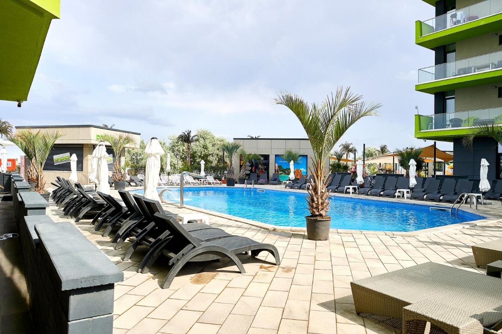 Evelyn'S Apartment Spa&Pool Beach Resort Mamaia Exterior photo