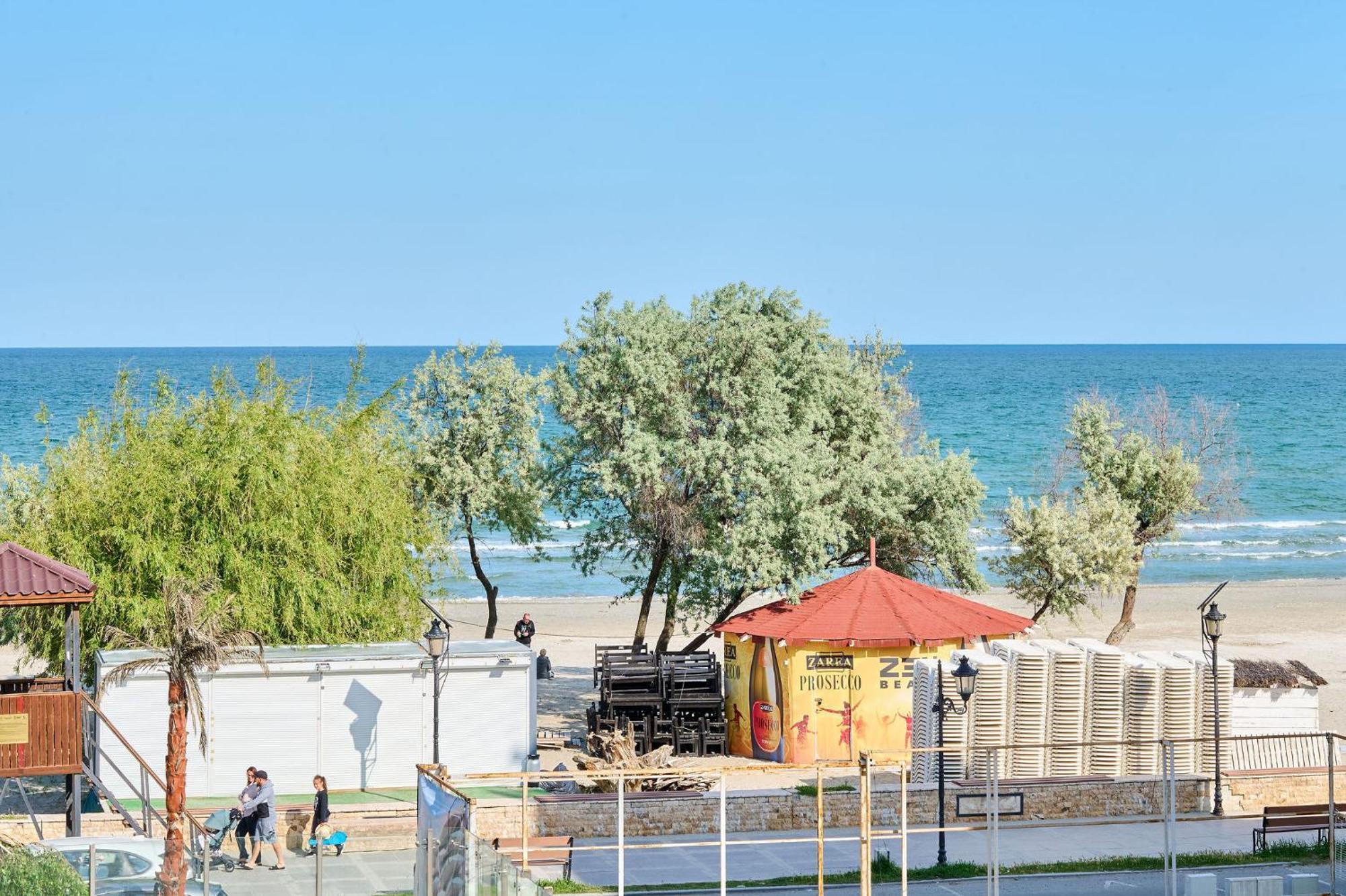 Evelyn'S Apartment Spa&Pool Beach Resort Mamaia Exterior photo